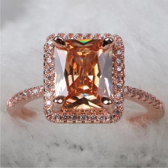 New 18K rose gold diamond engagement ring - Picture 3 of 5